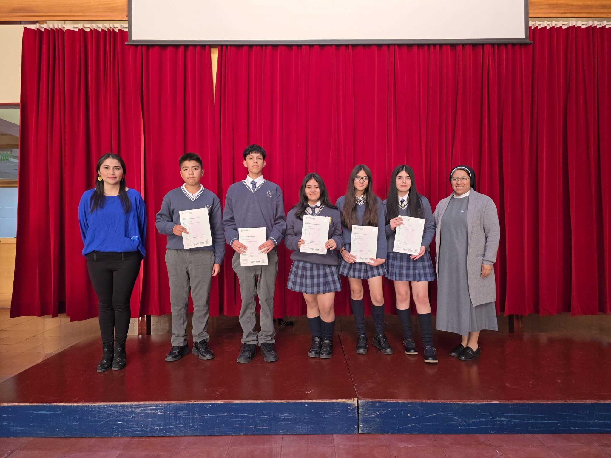 Colegio Bicentenario Felmer Niklitschek - Ceremonia de Entrega de ...